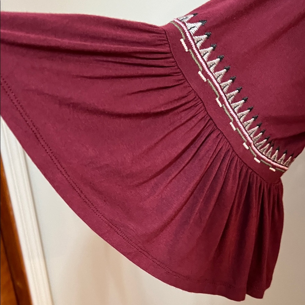 Women’s XL Hannah Burgundy Blouse with Embroidered Detail Bell Sleeve Curved Hem - Picture 3 of 9